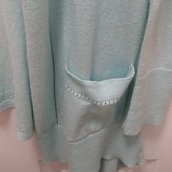 Lilly Pulitzer Jacey Sweater‎ in Skye Blue - Picture 2 of 12